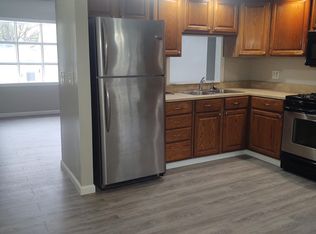 611 W D St, Belleville, IL