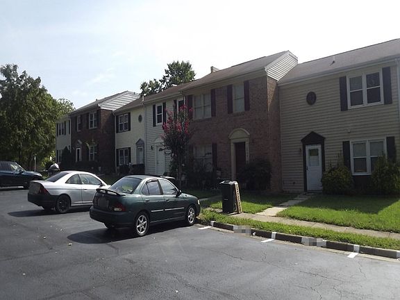 2nd image of 2909 Lexington Ct
