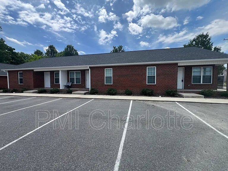 729 Fisher Ferry St #C — Photo 1