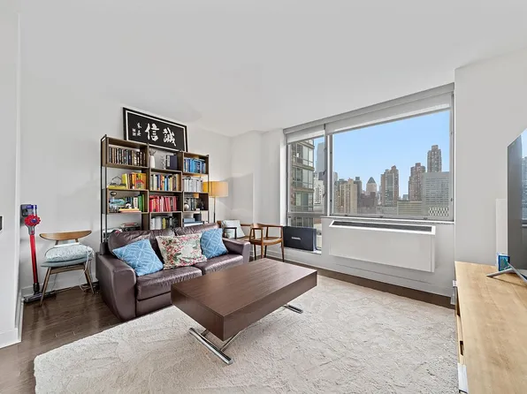 1965 Broadway APT 17J, New York, NY 10023