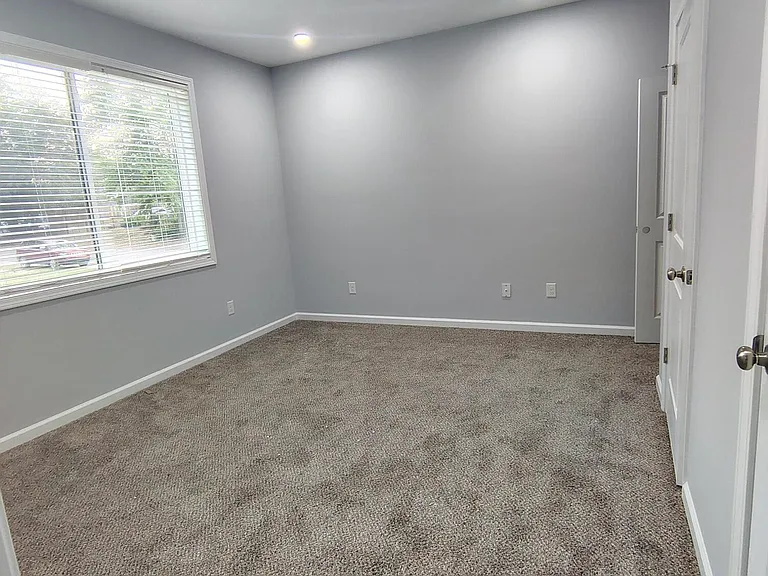 1061 Pinecrest Ave NW #B — Photo 17