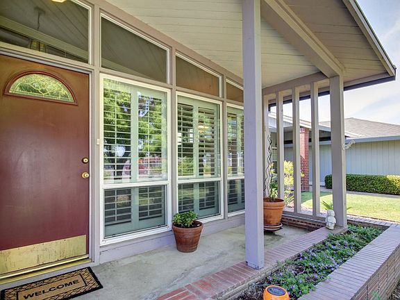 3rd image of 2437 Avalon Dr