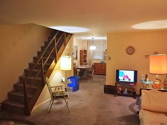 3rd image of 6592 W Walnut Park Dr