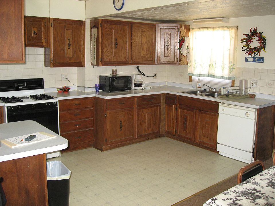 2nd image of 2641 Gladiola St