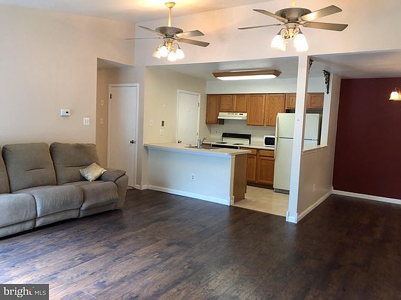 5th image of 248 Barclay Ct