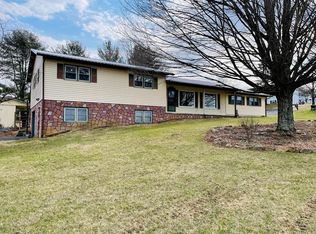 642 Chinquapin Ave, Rural Retreat, VA 24368