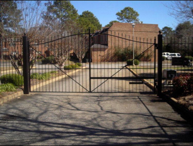 1st image of 480 Kingswood Ct