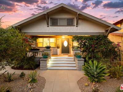 647 W 42nd Pl, Los Angeles, CA, 90037