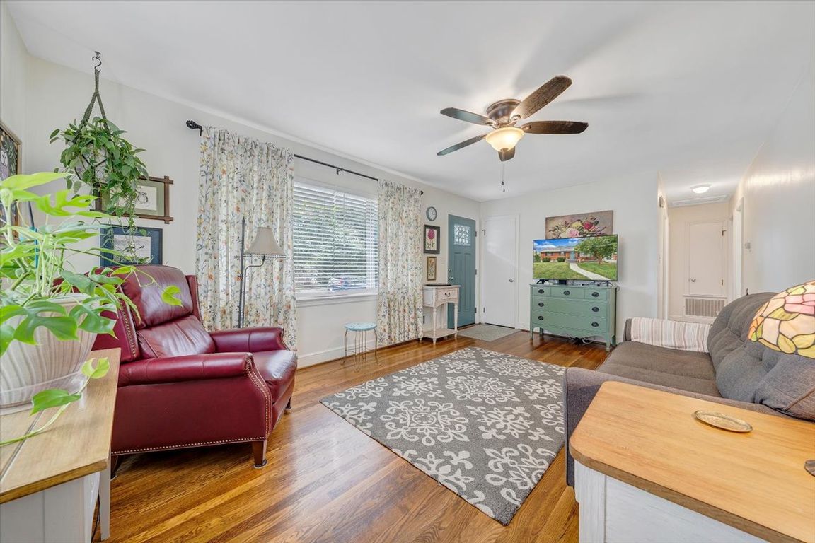 next background image