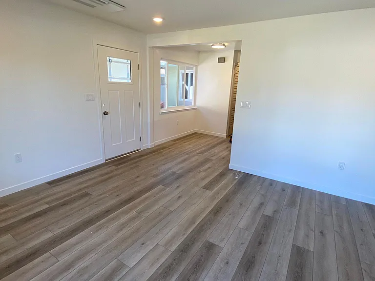 3570 Bennett Ave — Photo 28
