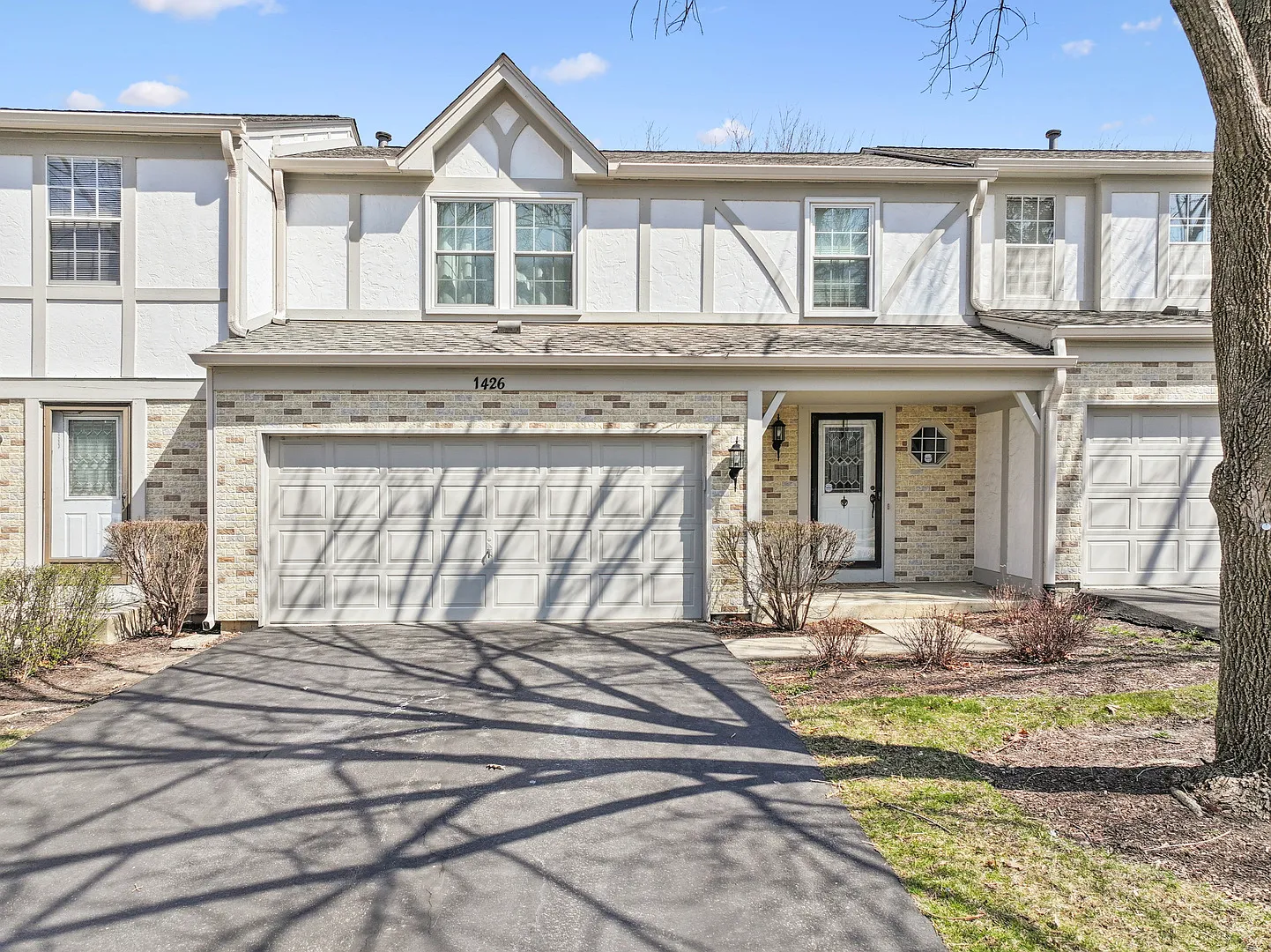 1426 W Sapphire Dr photo 1