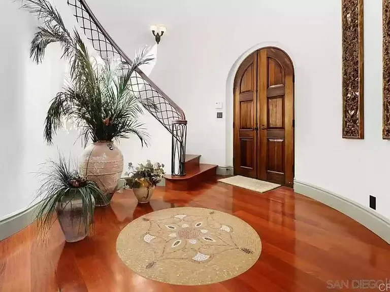 555 Ocean Blvd — Photo 7