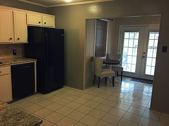 4th image of 604 S 4th St