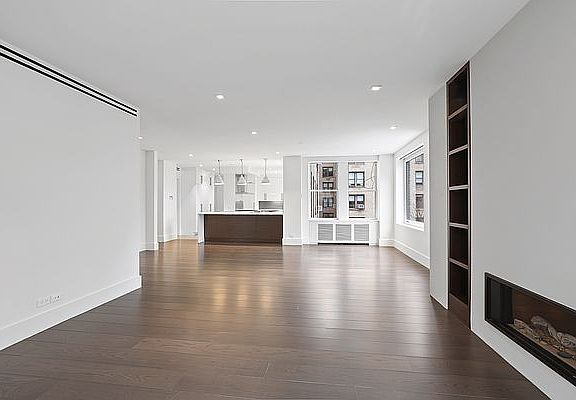 5th image of 151 E 80th St APT 8A