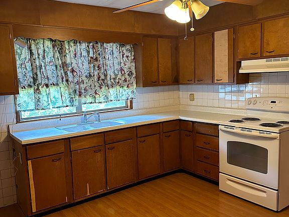 4th image of 209 Walnut St