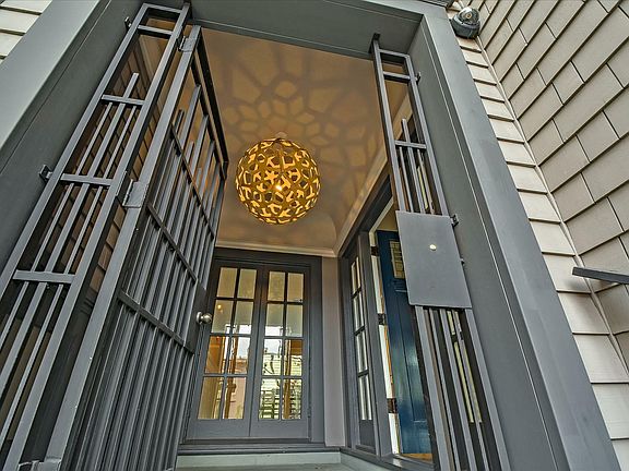 3rd image of 1544 Lake St