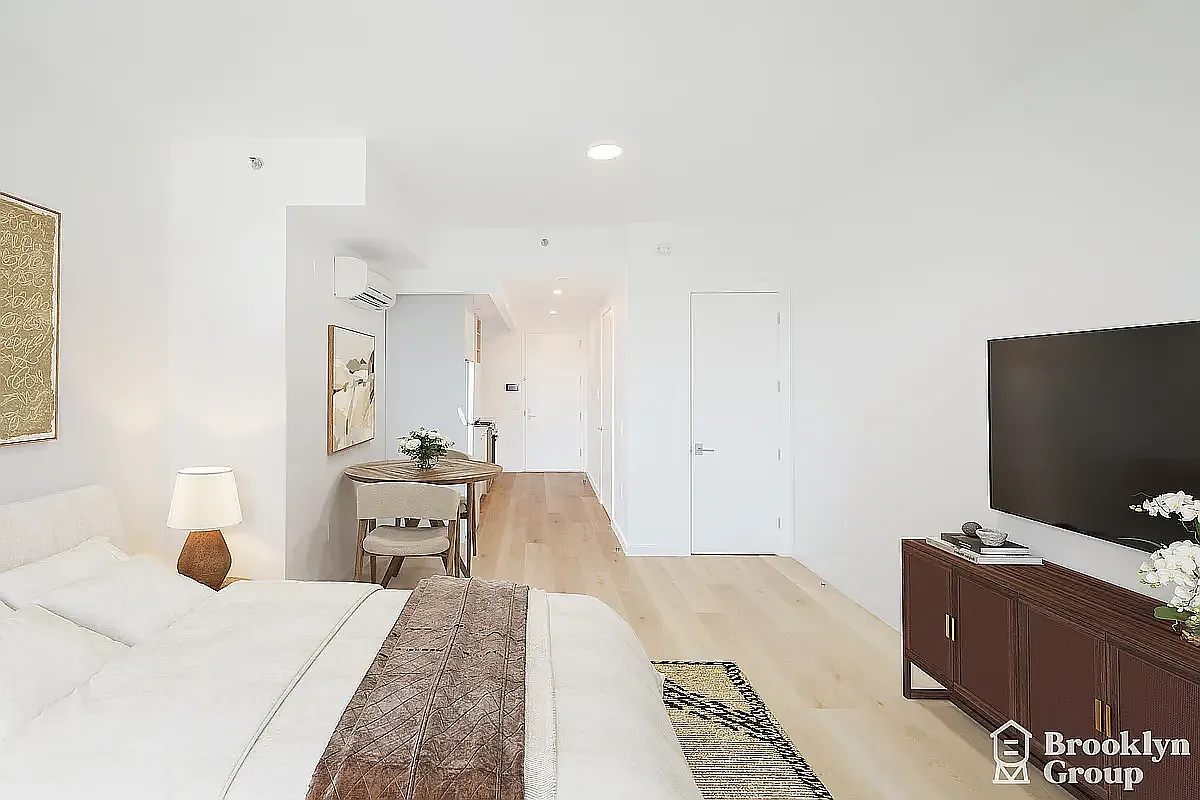 1889 Atlantic Ave — Photo 2