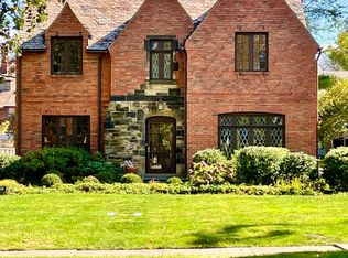 2613 Edgerton Rd, University Heights, OH 44118