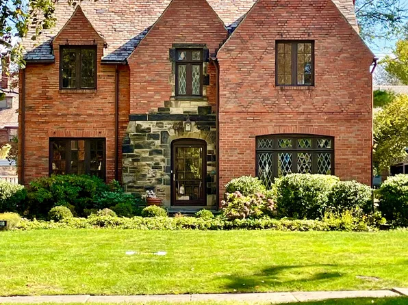 2613 Edgerton Rd, University Heights, OH 44118
