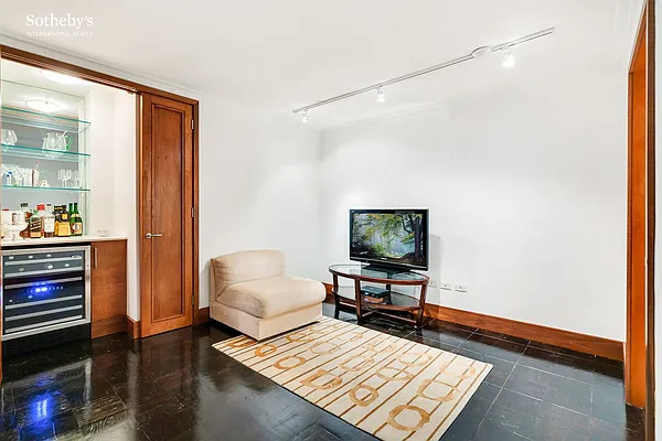 Sold by Sotheby's International Realty | media 19