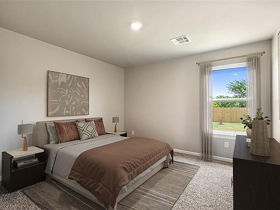 5th image of 724 Luna Way