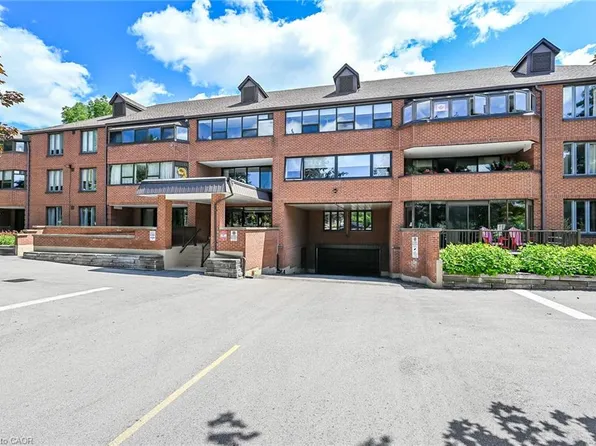 150 Wilson St #308, Ancaster, ON L9G 1E2