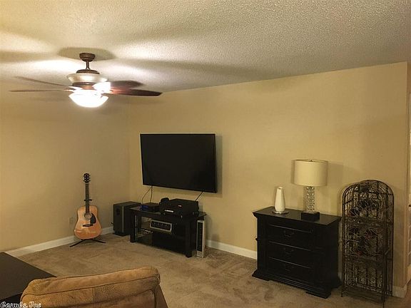 4th image of 216 Rockyreef Cir