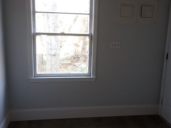 5th image of 620 Overhill Dr