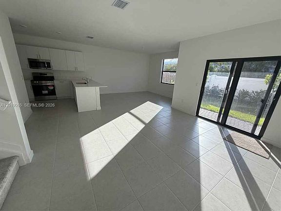 3rd image of 4957 Oakmont Dr