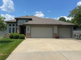 8608 Ridgeway Ct, Raytown, MO 64138