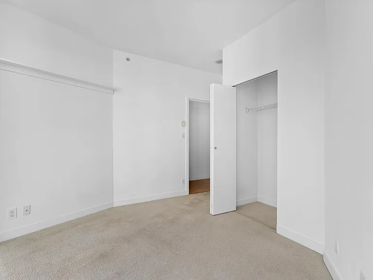 1050 Smithe St #1205 — Photo 17