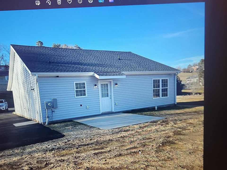 2nd image of 2837 Vinyard Ave NE #1