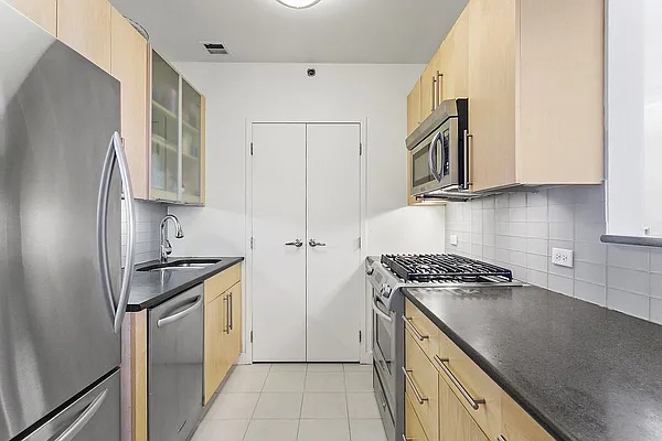 Rented by Compass | media 33