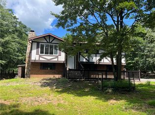 2030 Candlewood Ln, Blakeslee, PA 18610