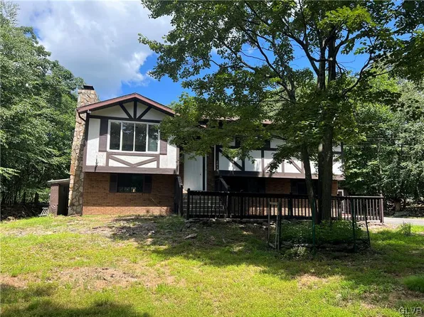 2030 Candlewood Ln, Blakeslee, PA 18610