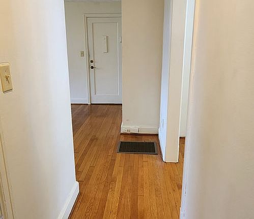 5th image of 353 Highland Ave SW APT 1