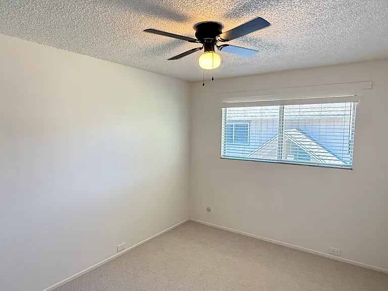 190 Sierra Dr #C — Photo 10