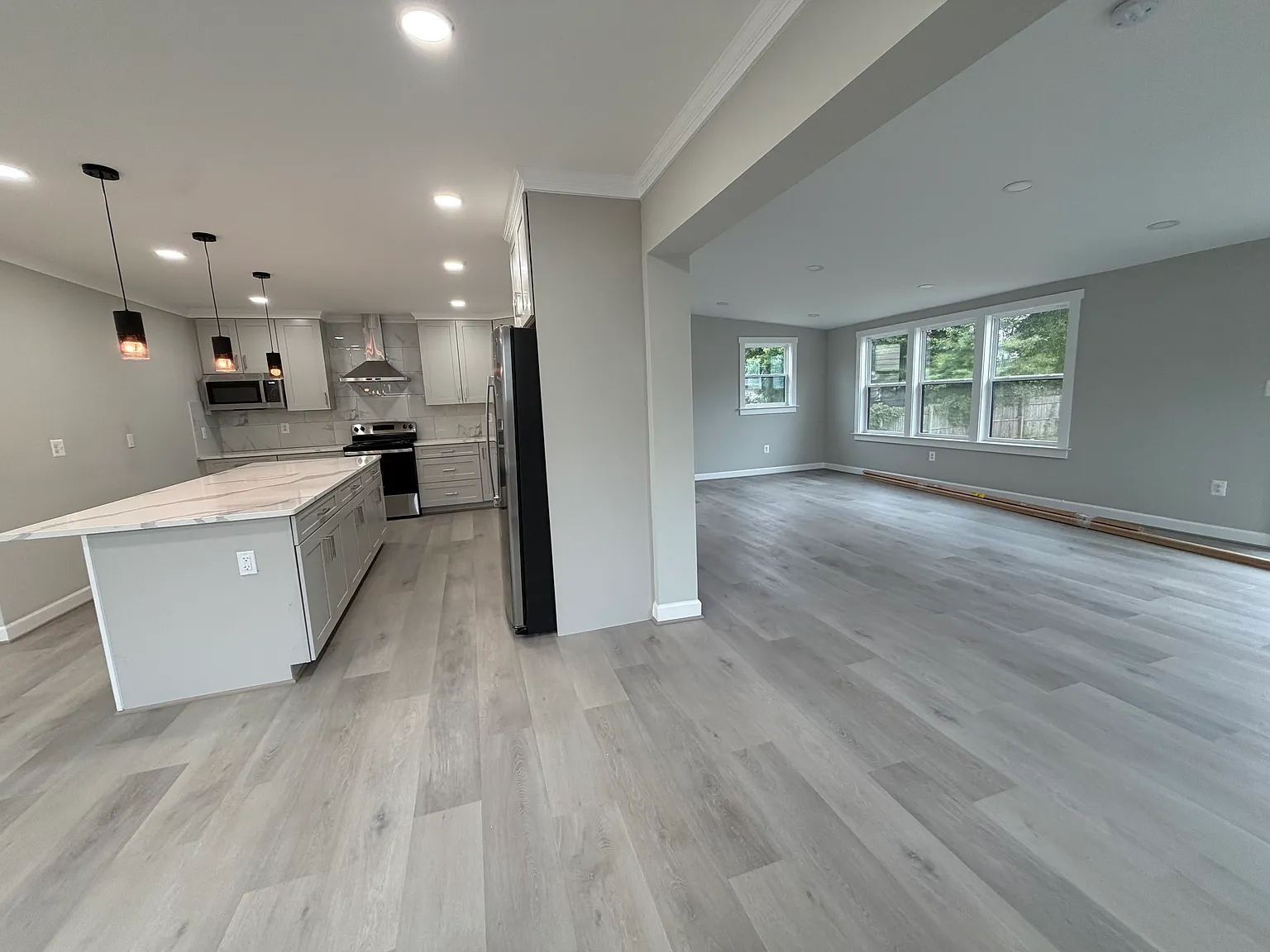 4 bed, 3.5 bath, 2760 sqft, $5,400 — Photo 4