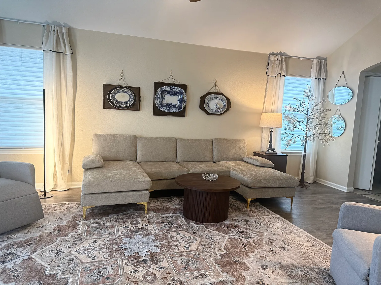 207 Knights Row — Photo 1