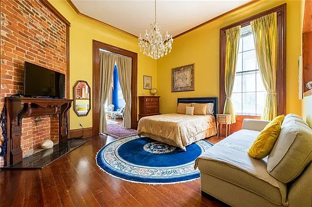 2 bed, 1.0 bath, 1100 sqft, $2,700 — Photo 3