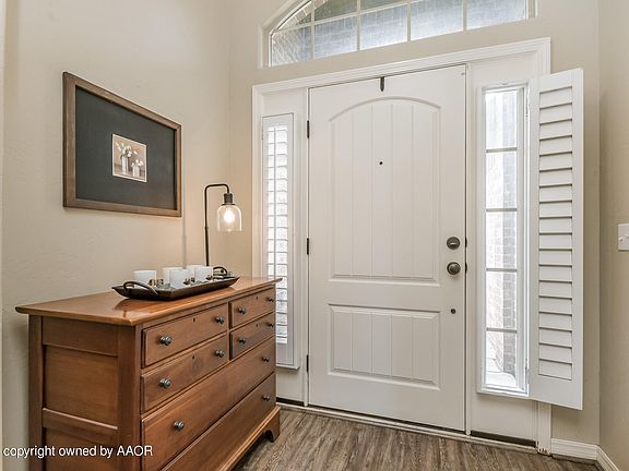 3rd image of 8028 Oxford Dr