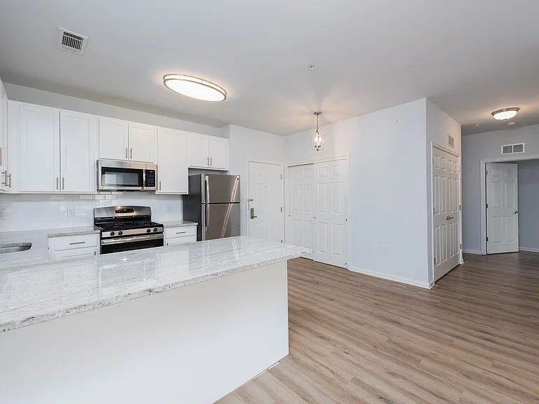 29 Washington Ave — Photo 10