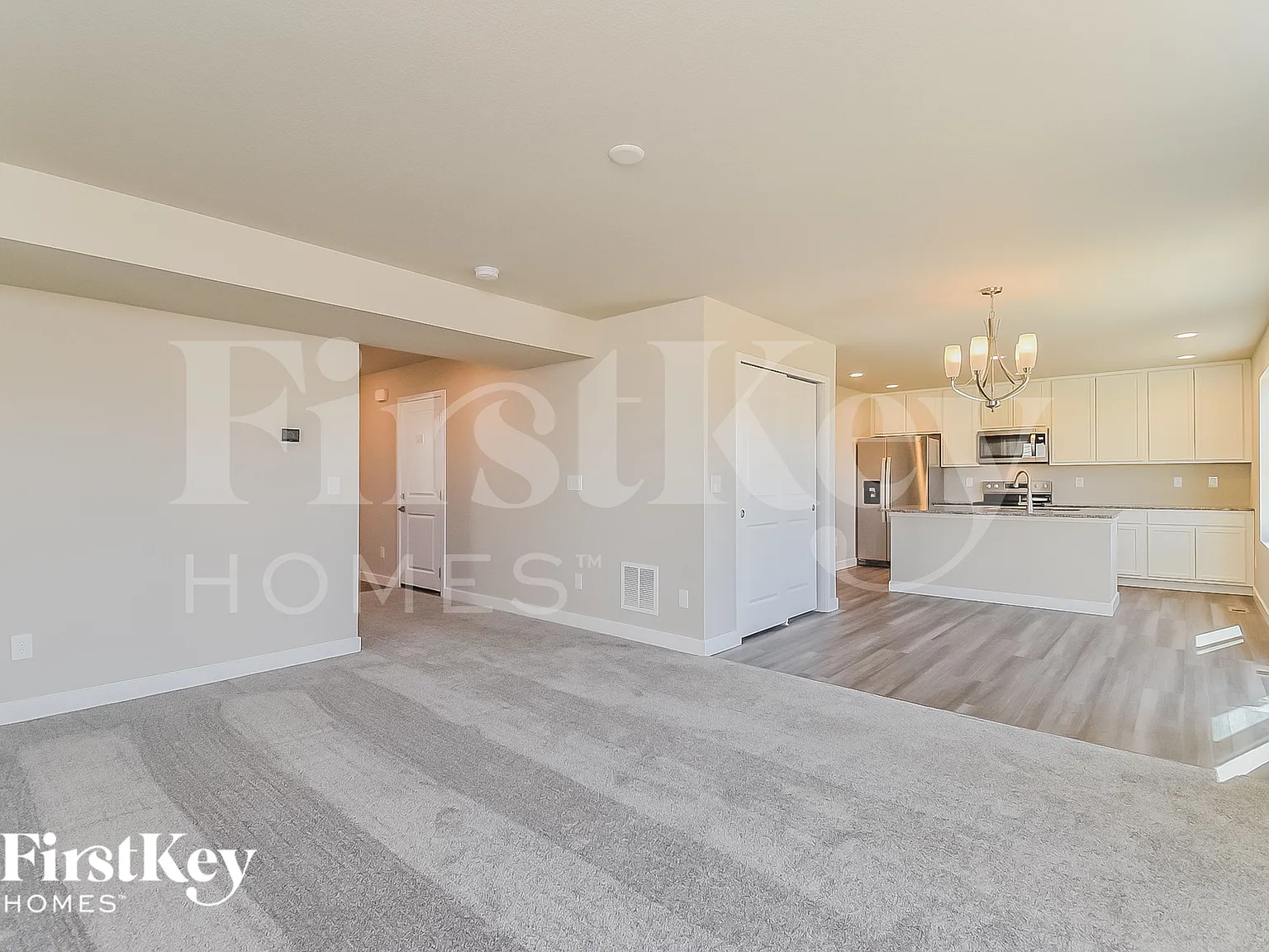 3 bed, 2.5 bath, 1562 sqft, $2,570 — Photo 2