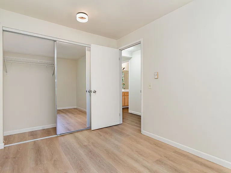 10017 NE 138th Pl #B4 — Photo 8