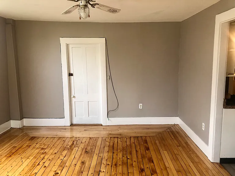 60 E Main St — Photo 4