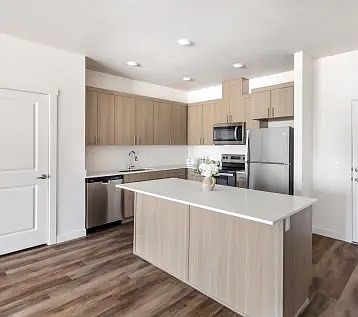 2nd image of 631 N 25th St #1215