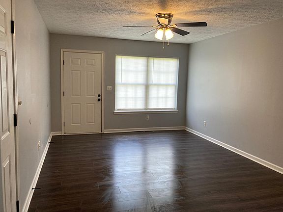2nd image of 752 Cobbler Ln W
