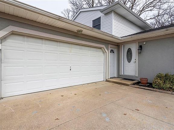 2nd image of 16832 Lanier Ave