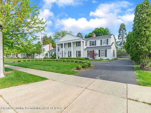 5th image of 811 Pebblebrook Ln