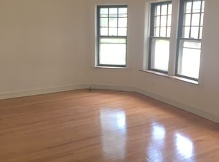 8518 S Bennett Ave #3, Chicago, IL 60617